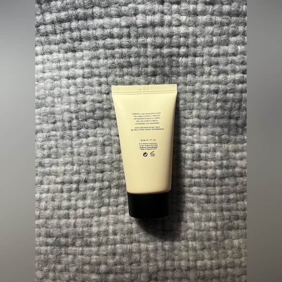 Jo Malone (Wild Bluebell) Body & Hand Wash (1floz) - Picture 2 of 2